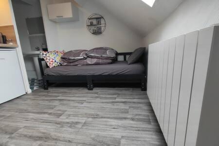 Studio "Sous Les Toits", Proche Hyper Centre Et Commerces ! Valenciennes Zewnętrze zdjęcie